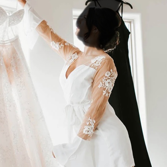 NWT Beautiful Bridal robe by Robed With Love - Hildy Rose size 1X white - Picture 6 of 16